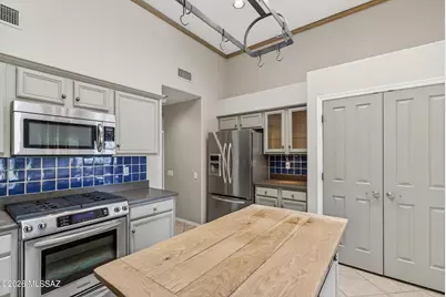 10142 N Bighorn Butte Drive, Tucson, AZ 85737 - Photo 12