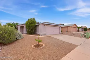 8925 E Alderpoint Way, Tucson, AZ 85730 - Photo 2