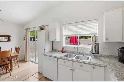8925 E Alderpoint Way, Tucson, AZ 85730 - Photo 10
