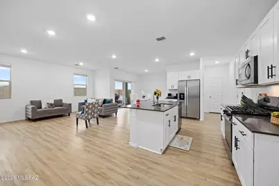 10419 W Guildford Lane, Marana, AZ 85653 - Photo 6