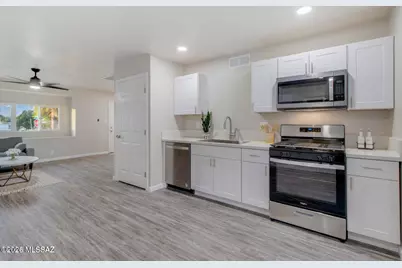 8202 E Kenyon Drive, Tucson, AZ 85710 - Photo 12
