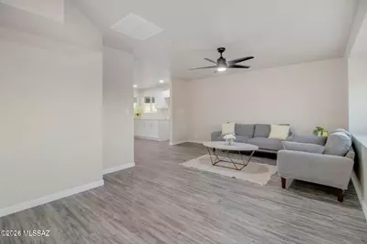 8202 E Kenyon Drive, Tucson, AZ 85710 - Photo 6