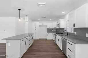 4239 E 4th St, Tucson, AZ 85711 - Photo 8