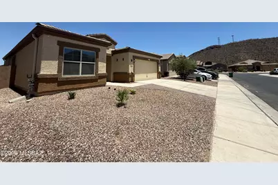 8756 Weeping Dalea Drive, Marana, AZ 85653 - Photo 2