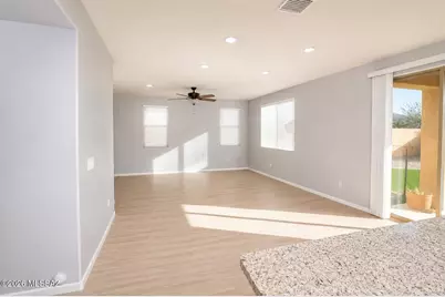 11484 E Desert Raptor Loop, Tucson, AZ 85747 - Photo 2
