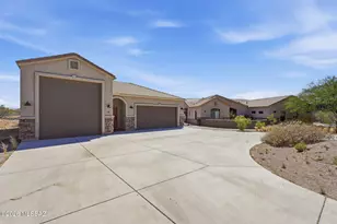 646 E Bent Branch Pl, Green Valley, AZ 85614 - Photo 2
