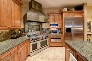 243 E Allthorn Pl, Oro Valley, AZ 85755 - Photo 6