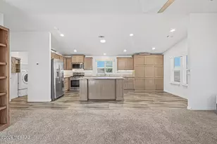 8165 S Alice Vail Ln, Tucson, AZ 85736 - Photo 4