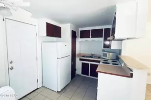 1990 W Amy Pl, Tucson, AZ 85705 - Photo 4