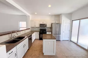 880 West Calle Valenciana, Sahuarita, AZ 85629 - Photo 2