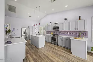 7670 W Running Bear Dr, Tucson, AZ 85743 - Photo 10