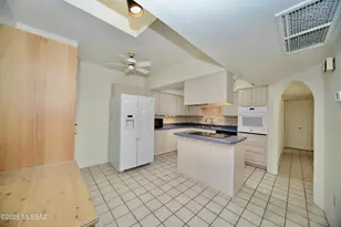 1021 W Camino Sagasta, Green Valley, AZ 85622 - Photo 16