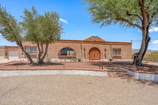 10663 E Fort Lowell Rd, Tucson, AZ 85749 - Photo 1