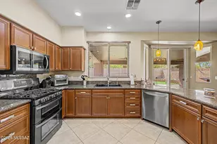 3383 N Star Valley Ln, Tucson, AZ 85745 - Photo 10
