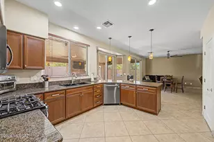 3383 N Star Valley Ln, Tucson, AZ 85745 - Photo 12