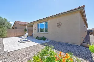 12081 N Golden Mirror Dr, Marana, AZ 85658 - Photo 8