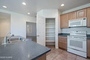 7647 S Galileo Ln, Tucson, AZ 85747 - Photo 12