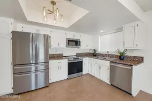 9761 E Cinder Ct, Tucson, AZ 85748 - Photo 8