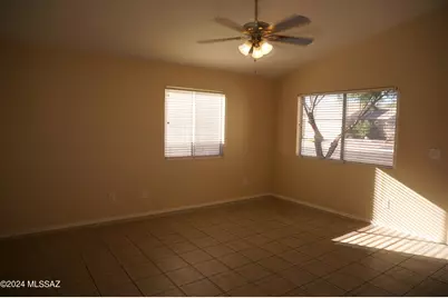 2201 S St Suzanne Drive, Tucson, AZ 85713 - Photo 32
