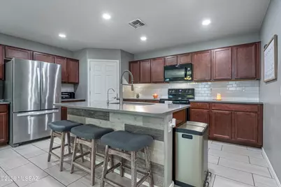 7525 E Kinnison Wash Loop, Tucson, AZ 85730 - Photo 4