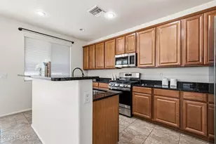 7556 S Evening Wind Dr, Tucson, AZ 85757 - Photo 12