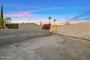 2540 S Marianne Pl, Tucson, AZ 85748 - Photo 32
