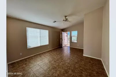 8820 N Mesquite Bluffs Place, Tucson, AZ 85742 - Photo 4