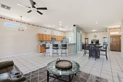 306 W Continental Vista Place, Green Valley, AZ 85614 - Photo 12