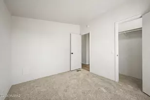 6587 W Golden Rain Dr, Tucson, AZ 85757 - Photo 10
