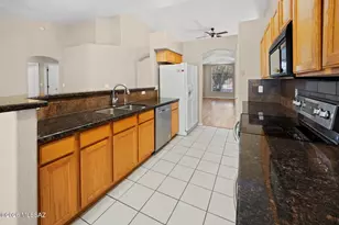 8167 N Pocono Way, Tucson, AZ 85743 - Photo 6