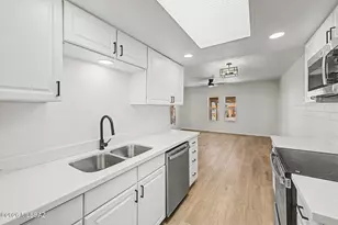 265 N Camino del Vate, Green Valley, AZ 85614 - Photo 2