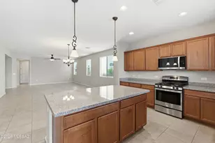 12230 N Meditation Dr, Marana, AZ 85658 - Photo 8