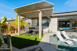 1438 E Golden Rock Wy, Green Valley, AZ 85614 - Photo 8
