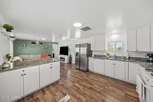 13140 W El Lobo Rd, Tucson, AZ 85743 - Photo 12