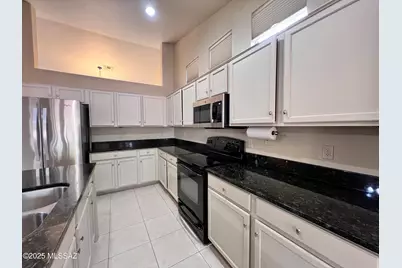 8679 N Ahwatukee Way, Tucson, AZ 85743 - Photo 4