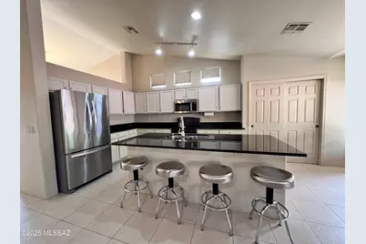 8679 N Ahwatukee Way, Tucson, AZ 85743 - Photo 6