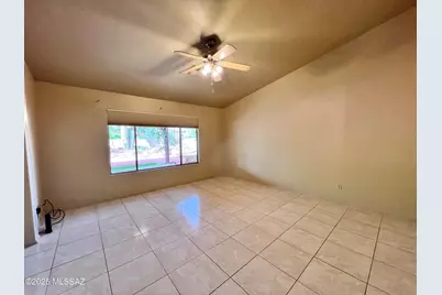 8679 N Ahwatukee Way, Tucson, AZ 85743 - Photo 8
