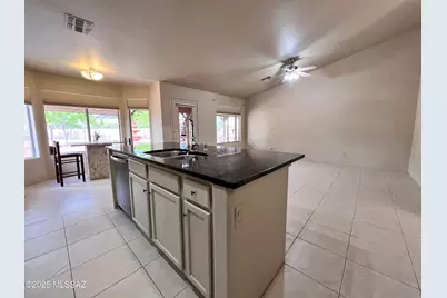 8679 N Ahwatukee Way, Tucson, AZ 85743 - Photo 6
