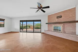 1013 W Desert Hills Dr, Green Valley, AZ 85622 - Photo 6