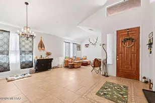532 E Via Puente De Las Rosas, Sahuarita, AZ 85629 - Photo 12