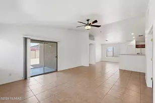 8435 E Bowline Rd, Tucson, AZ 85710 - Photo 10