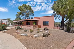 177 N Abrego Dr, Green Valley, AZ 85614 - Photo 2