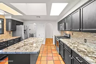 12831 N Meadview Way, Oro Valley, AZ 85755 - Photo 12