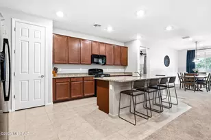 10895 W Keuka Dr, Marana, AZ 85653 - Photo 12
