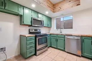 1625 W Calle Hacienda, Green Valley, AZ 85622 - Photo 20