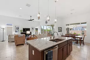 558 N Sonoma Vista Dr, Green Valley, AZ 85614 - Photo 18