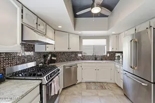 1836 N Ranch Dr, Tucson, AZ 85715 - Photo 10
