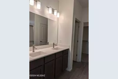 2195 W Desert Topaz Way, Tucson, AZ 85742 - Photo 10