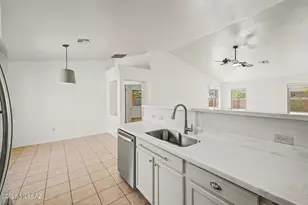 11499 W Magic Song St, Marana, AZ 85658 - Photo 6