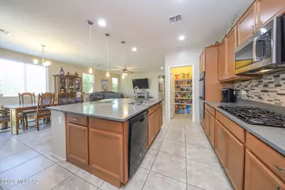 9481 S Horned Lizard Circle, Tucson, AZ 85747 - Photo 10